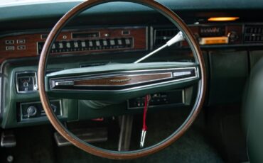 Lincoln-Continental-460-1973-4-Door-Sedan-30