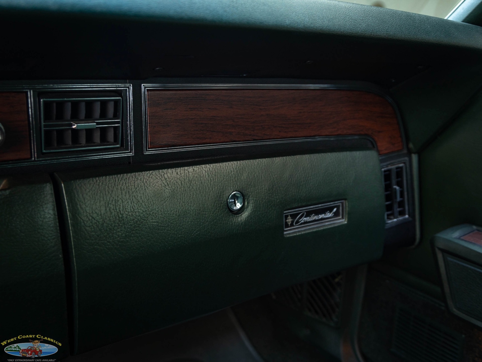 Lincoln-Continental-460-1973-4-Door-Sedan-35
