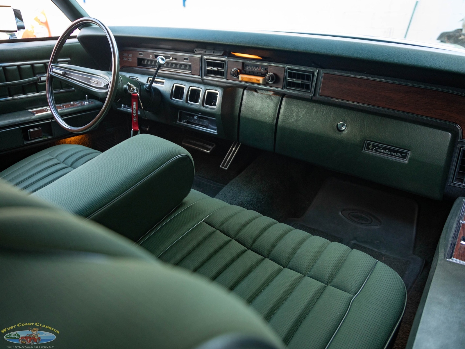 Lincoln-Continental-460-1973-4-Door-Sedan-36