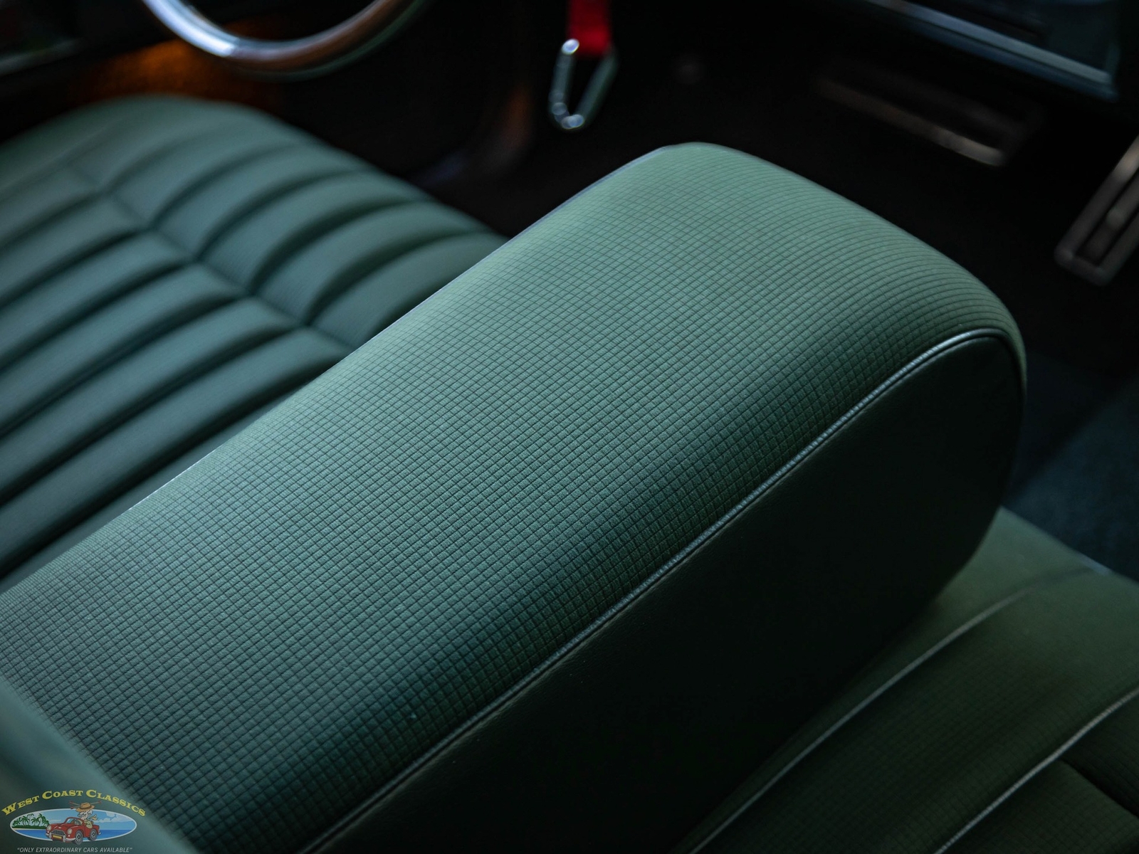 Lincoln-Continental-460-1973-4-Door-Sedan-37