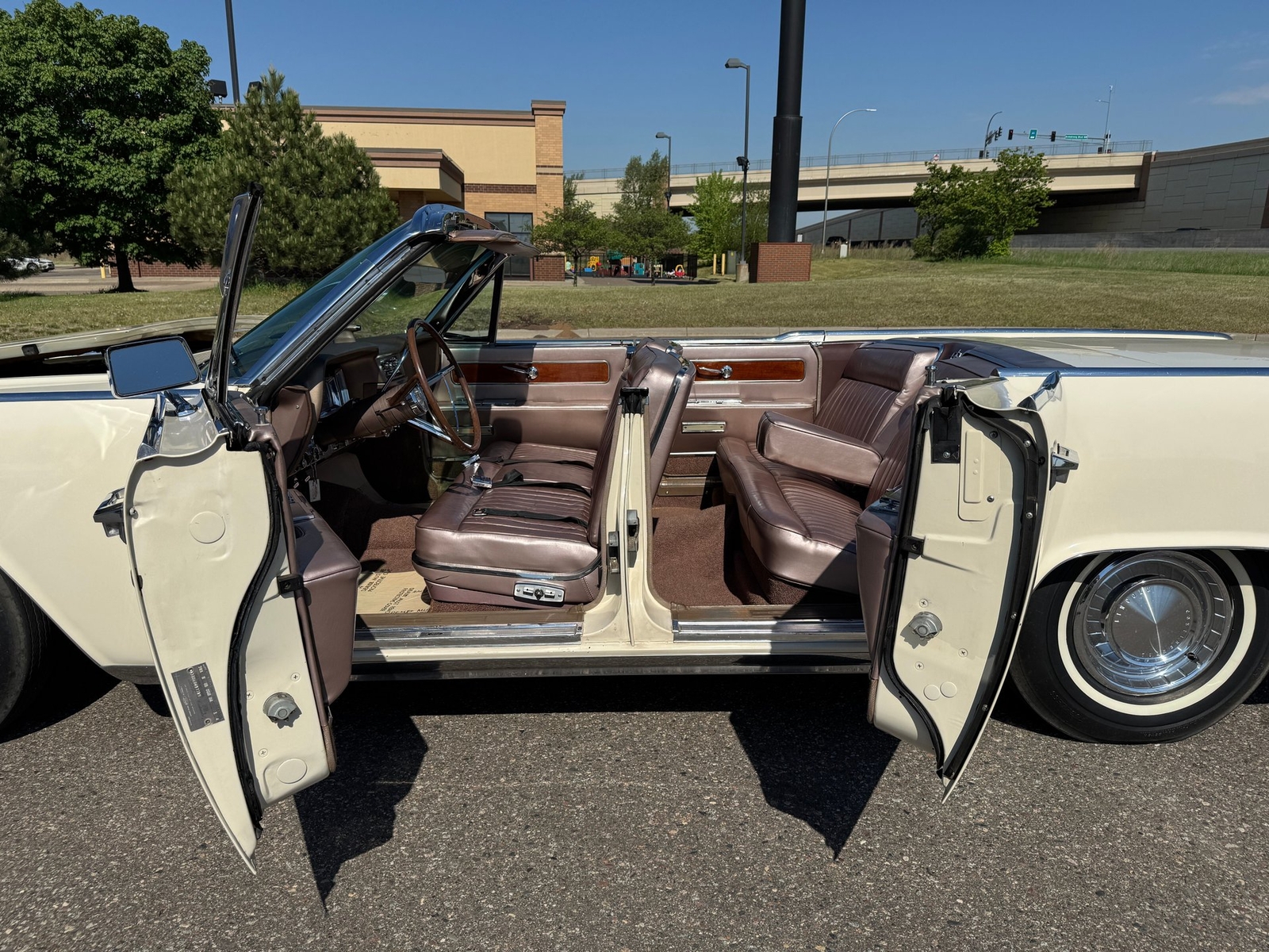 Lincoln-Continental-Convertible-1963-Convertible-12