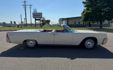 Lincoln-Continental-Convertible-1963-Convertible-2