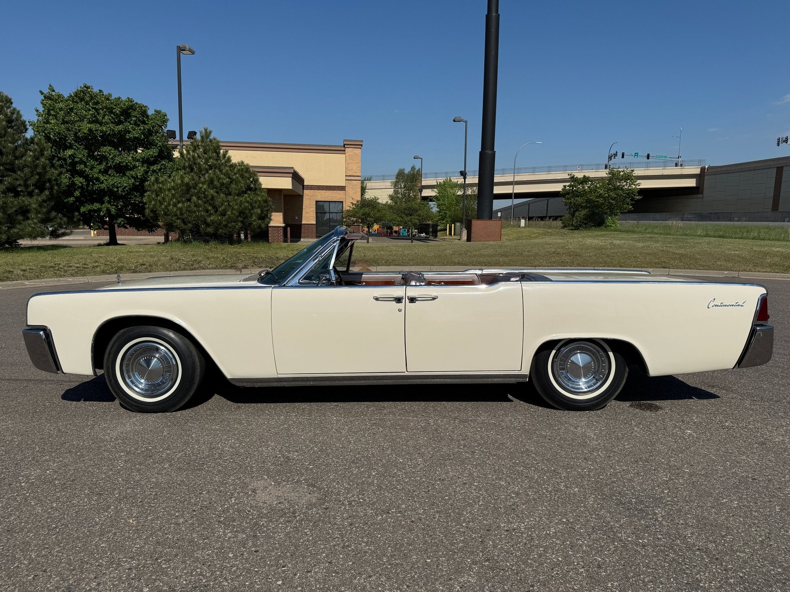 Lincoln-Continental-Convertible-1963-Convertible-6