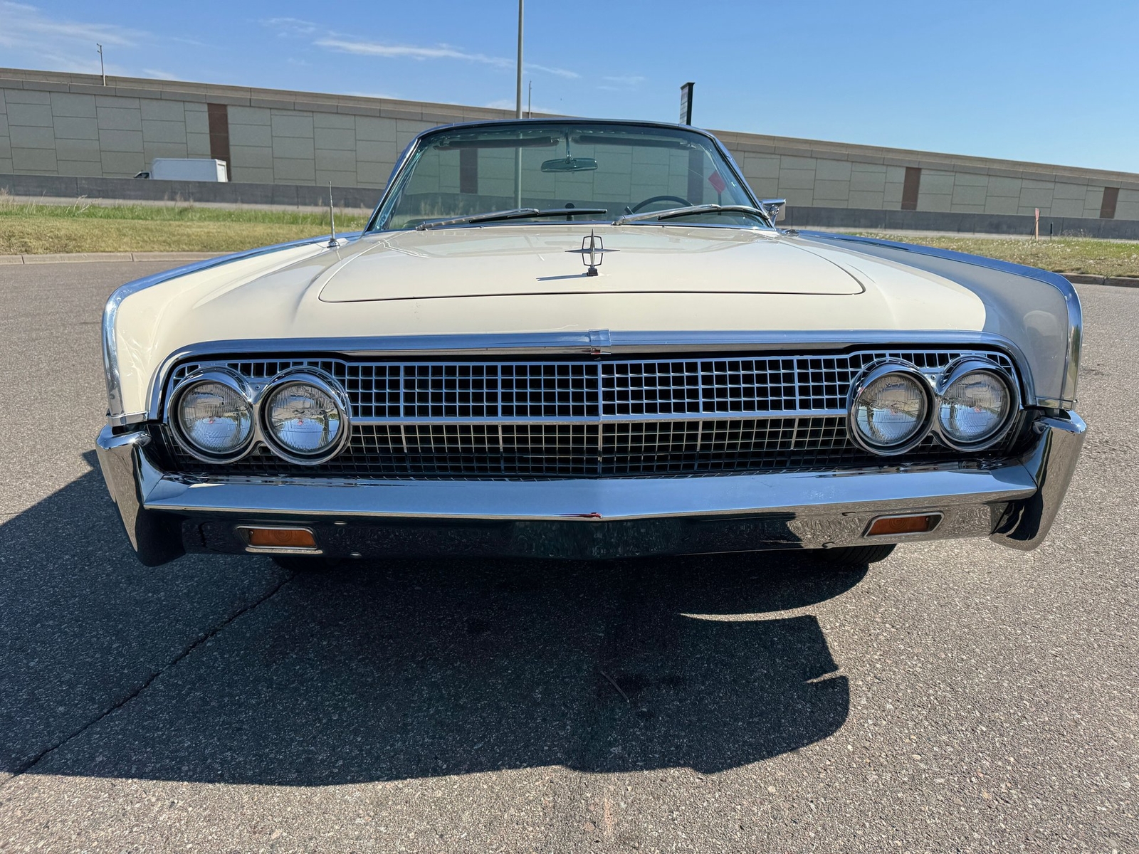 Lincoln-Continental-Convertible-1963-Convertible-8