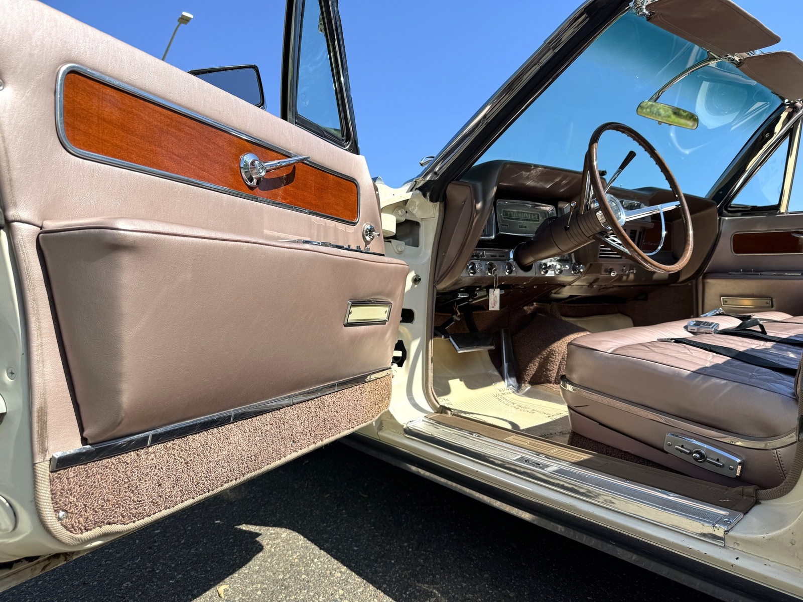 Lincoln-Continental-Convertible-1963-Convertible-9