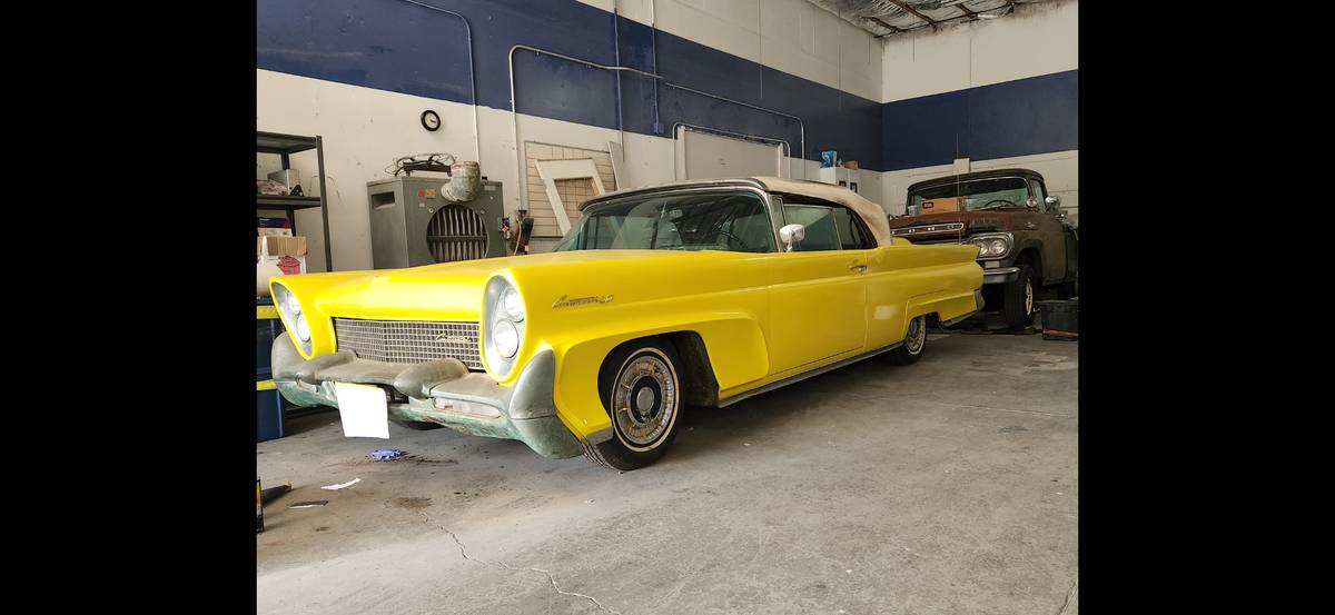 Lincoln Continental convertible  1958
