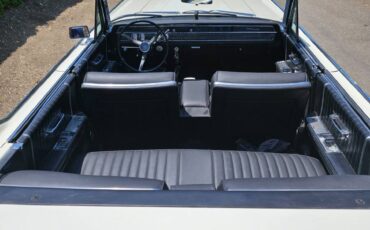Lincoln-Continental-convertible-1965-white-11