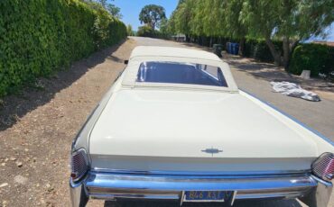 Lincoln-Continental-convertible-1965-white-15