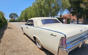 Lincoln-Continental-convertible-1965-white-16