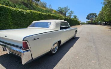 Lincoln-Continental-convertible-1965-white-17