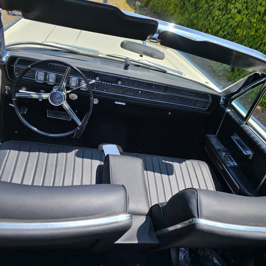 Lincoln-Continental-convertible-1965-white-22