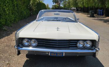 Lincoln-Continental-convertible-1965-white-3