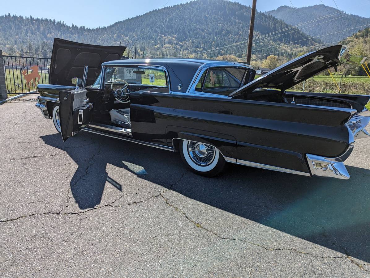 Lincoln-Continental-mark-iv-1959-black-2