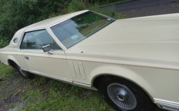 Lincoln-Continental-mark-v-1977-yellow-2