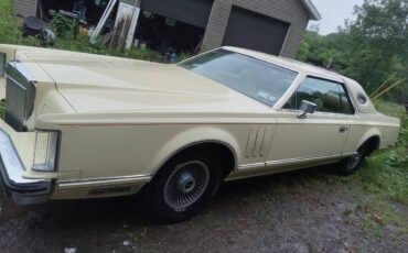 Lincoln-Continental-mark-v-1977-yellow-3