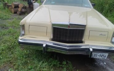 Lincoln-Continental-mark-v-1977-yellow-4