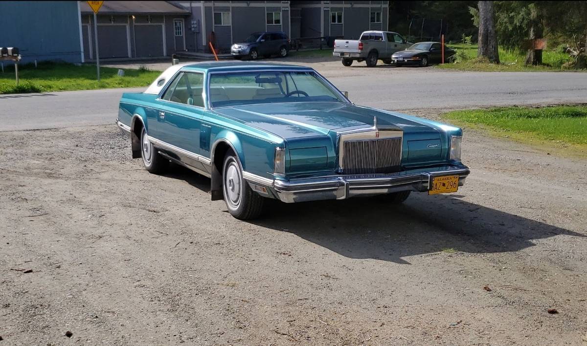 Lincoln-Continental-mark-v-1979-green-2