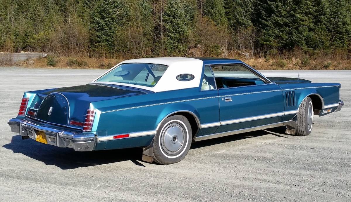 Lincoln-Continental-mark-v-1979-green-3