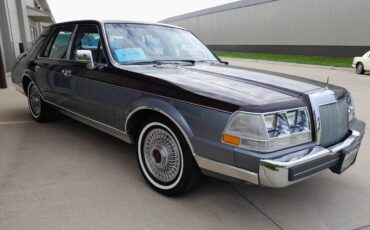 Lincoln-Continental-valentino-1984-17