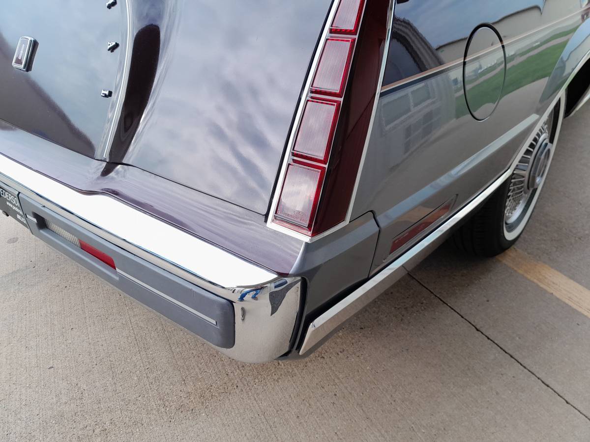 Lincoln-Continental-valentino-1984-20