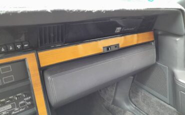 Lincoln-Continental-valentino-1984-6