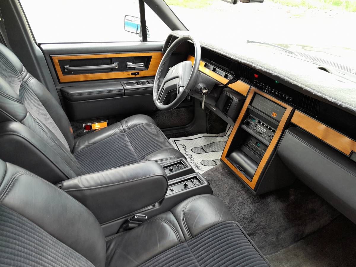 Lincoln-Continental-valentino-1984-8