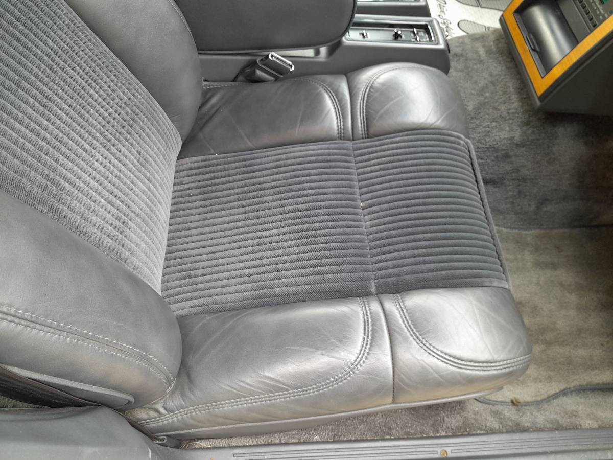 Lincoln-Continental-valentino-1984-9