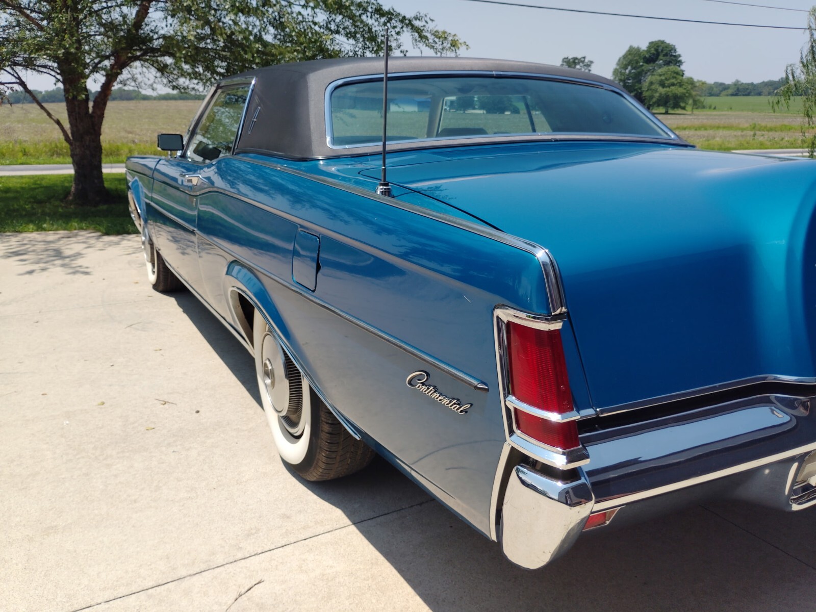 Lincoln-Mark-Series-1970-Coupe-11