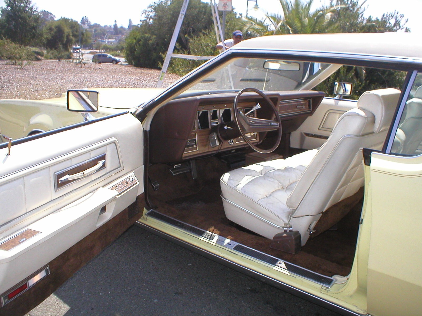 Lincoln-Mark-Series-1973-Coupe-10