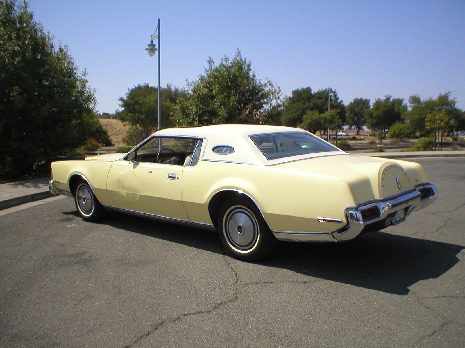 Lincoln-Mark-Series-1973-Coupe-13