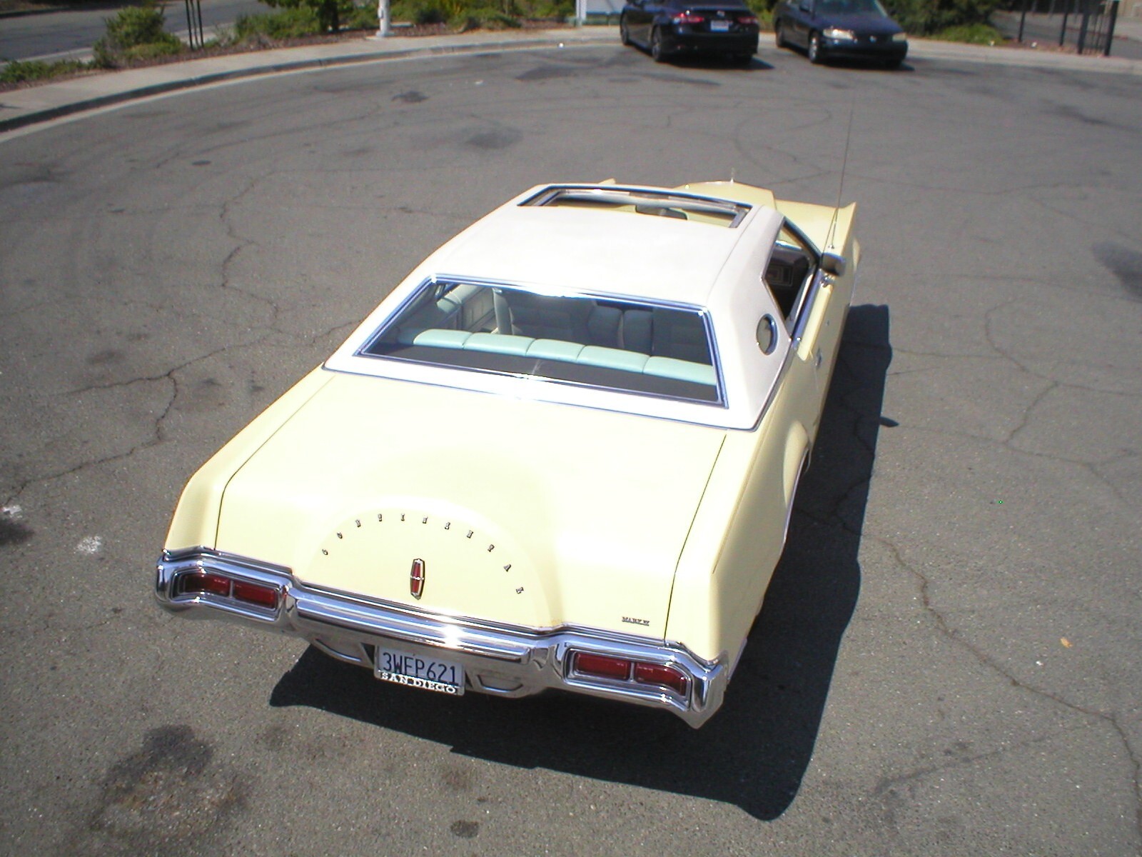 Lincoln-Mark-Series-1973-Coupe-17