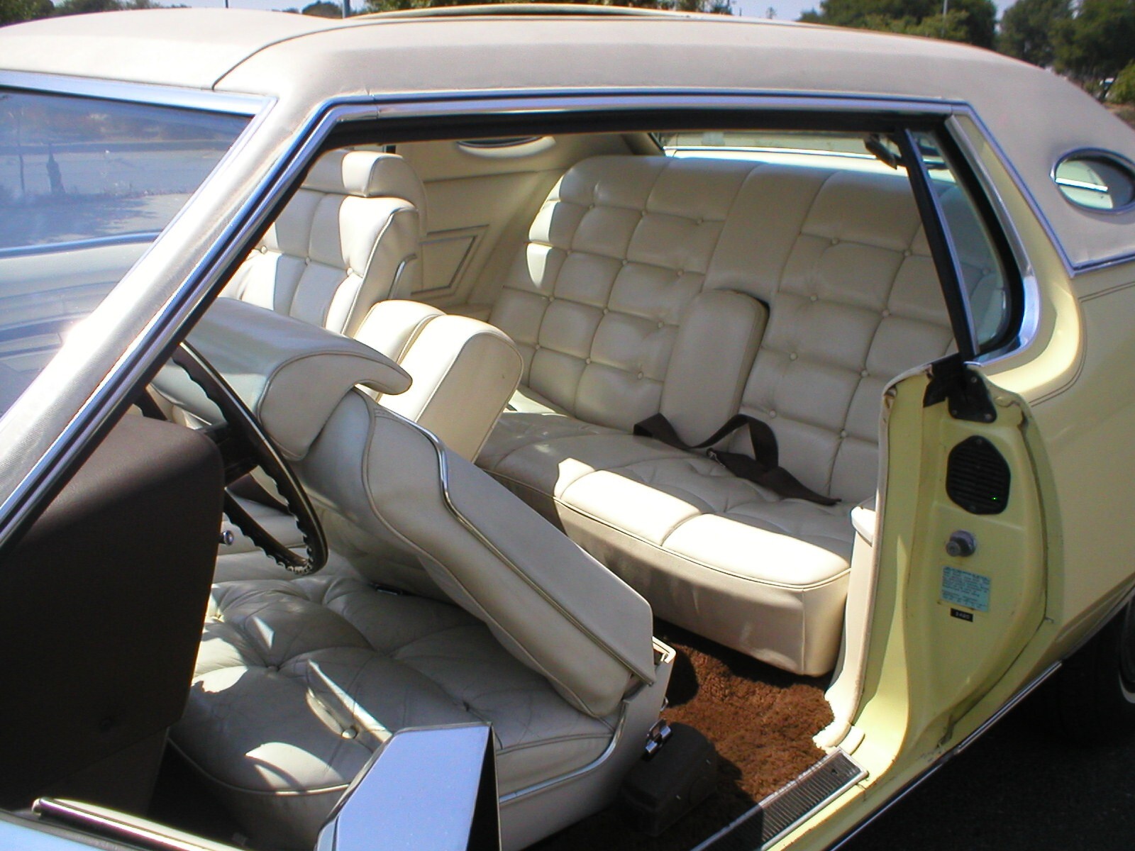 Lincoln-Mark-Series-1973-Coupe-8
