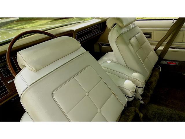 Lincoln-Mark-Series-1974-2-DOOR-COUPE-17