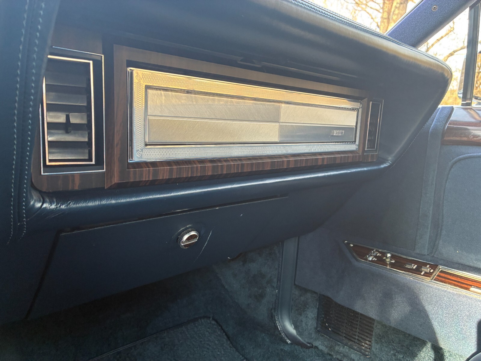 Lincoln-Mark-Series-1979-10