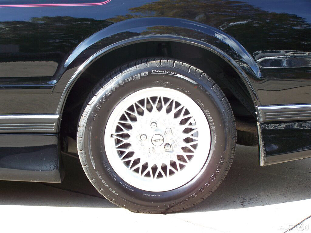 Lincoln-Mark-Series-1990-Coupe-14