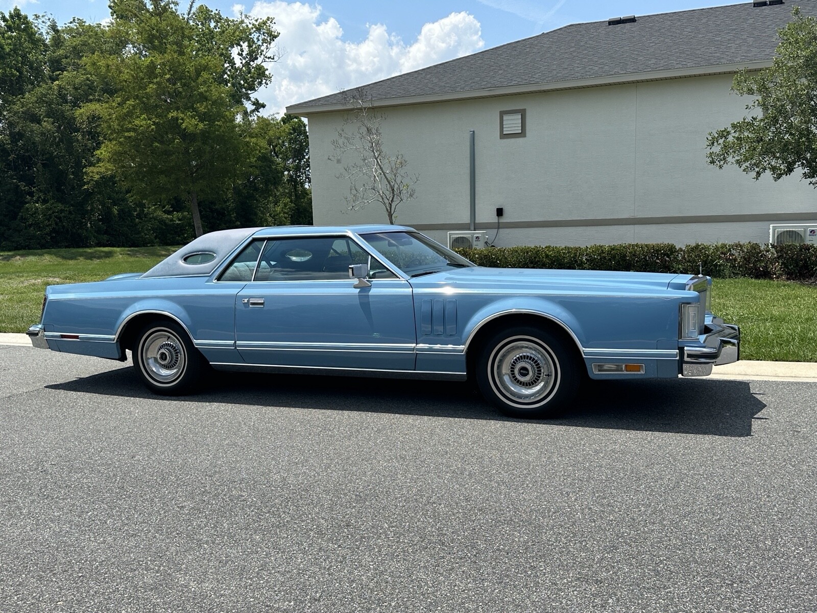 Lincoln-Mark-V-1979-29