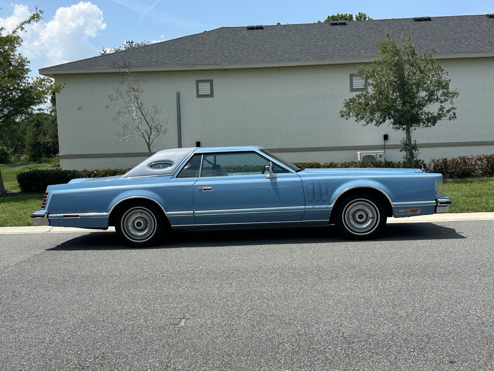 Lincoln-Mark-V-1979-30