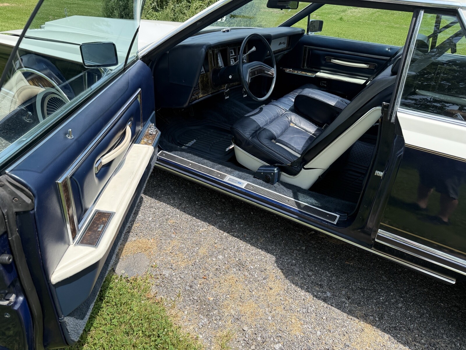 Lincoln-Mark-V-1979-Coupe-17