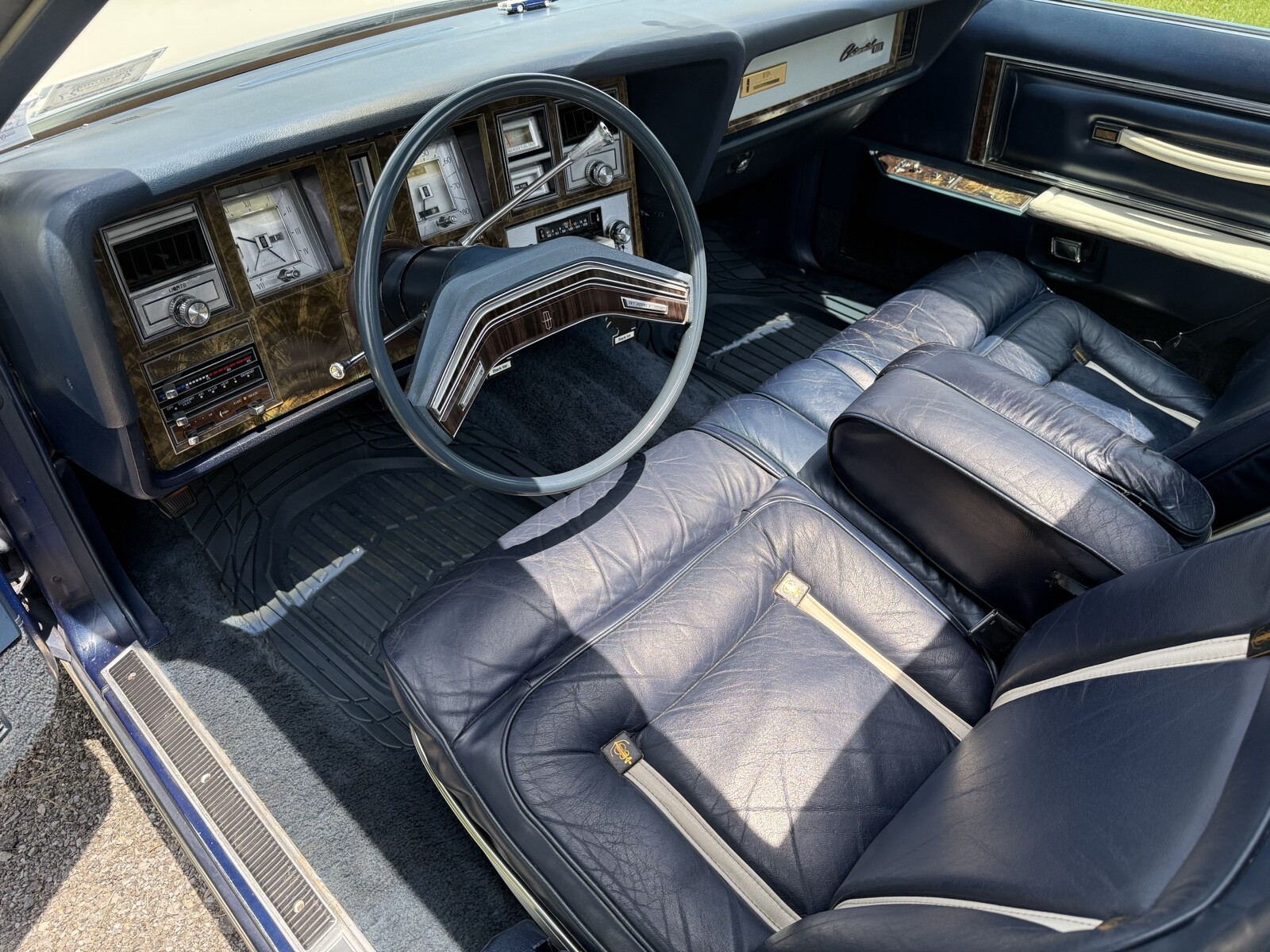Lincoln-Mark-V-1979-Coupe-18