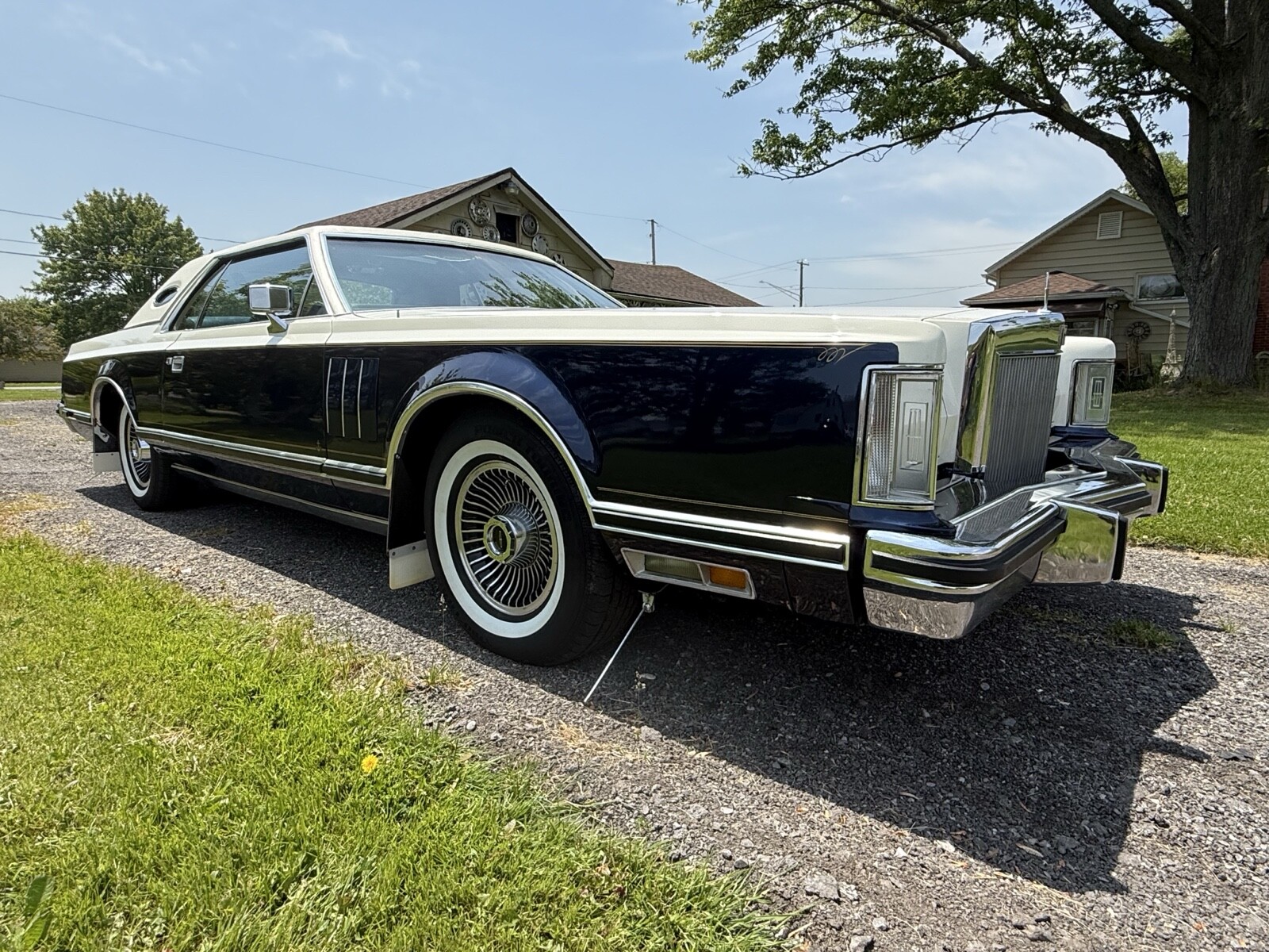 Lincoln-Mark-V-1979-Coupe-2