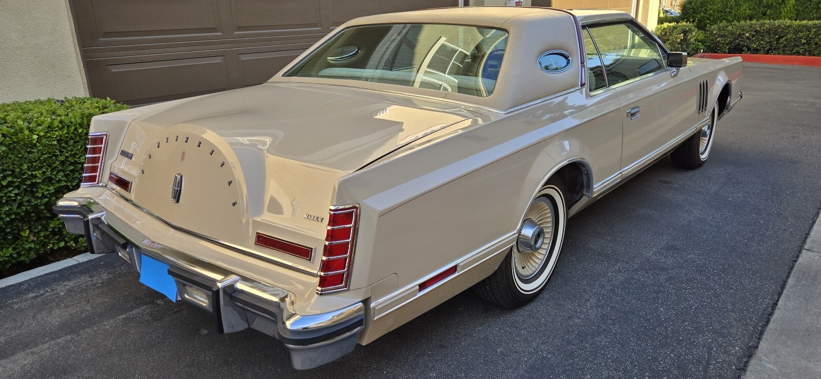 Lincoln-Mark-V-1979-Coupe-2