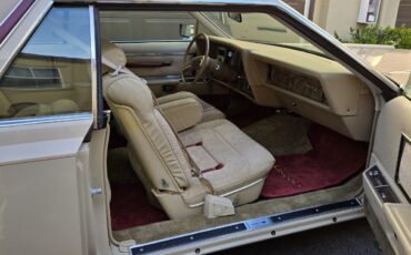 Lincoln-Mark-V-1979-Coupe-23