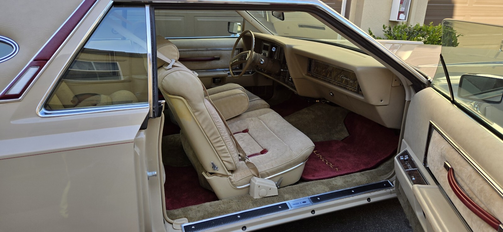 Lincoln-Mark-V-1979-Coupe-23