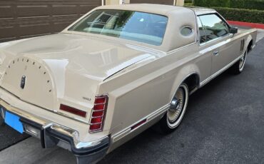 Lincoln-Mark-V-1979-Coupe-7