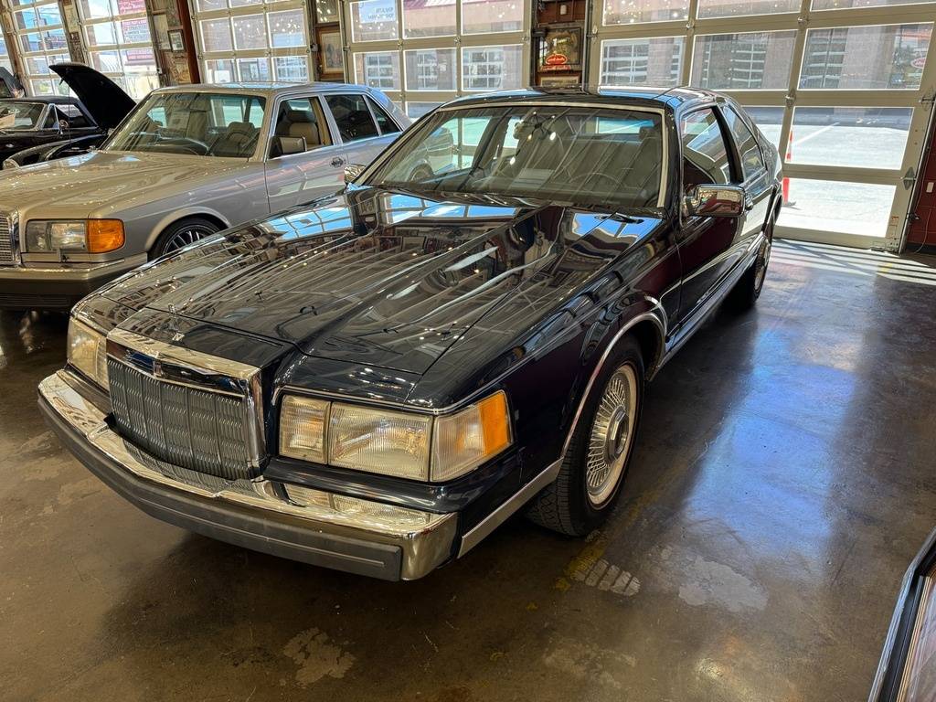 Lincoln-Mark-vii-1988-blue-1