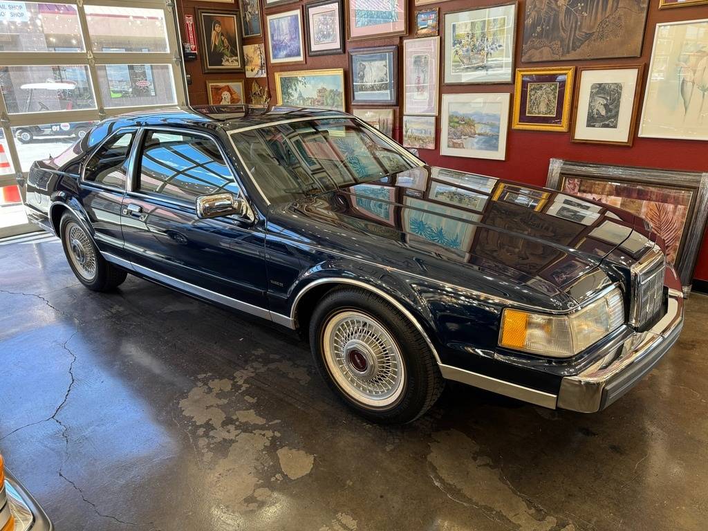 Lincoln Mark vii  1988 blue