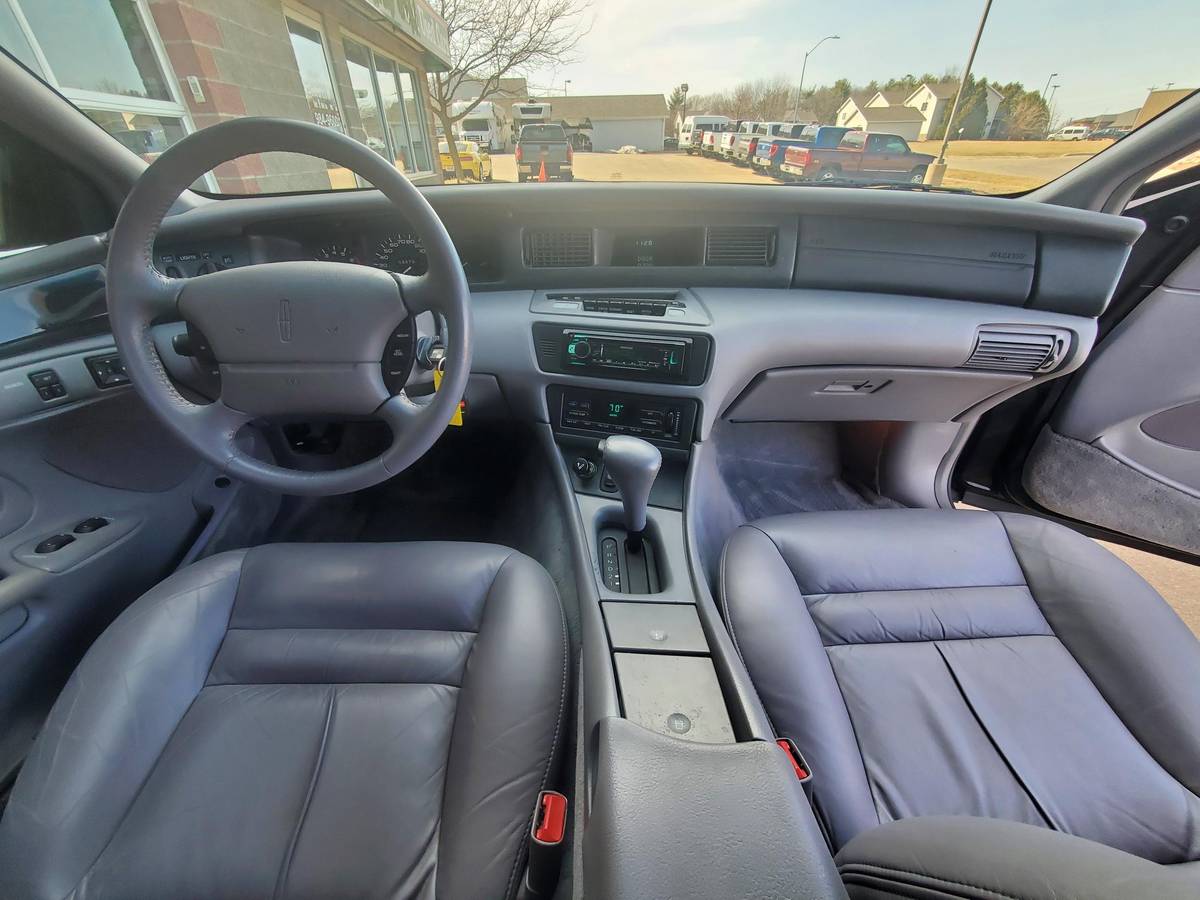 Lincoln-Mark-viii-1993-21