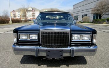 Lincoln-Town-Car-1988-Sedan-12