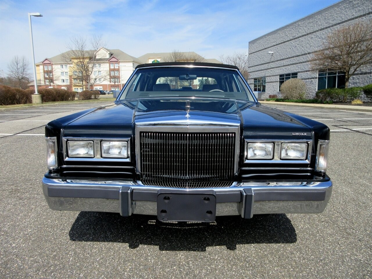 Lincoln-Town-Car-1988-Sedan-12