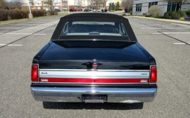 Lincoln-Town-Car-1988-Sedan-13